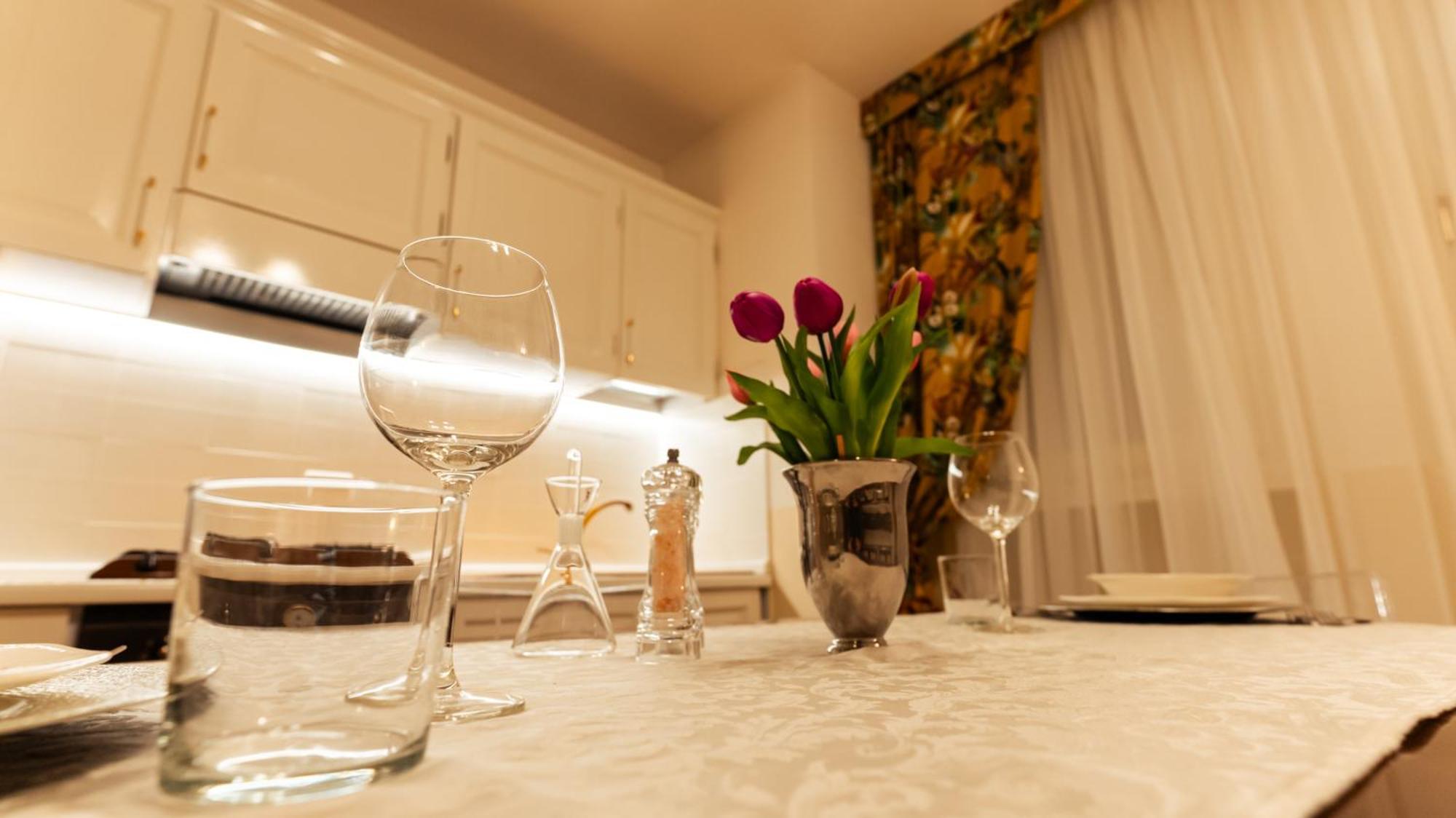 New Cozy Apartment - City Centre Lecco Esterno foto