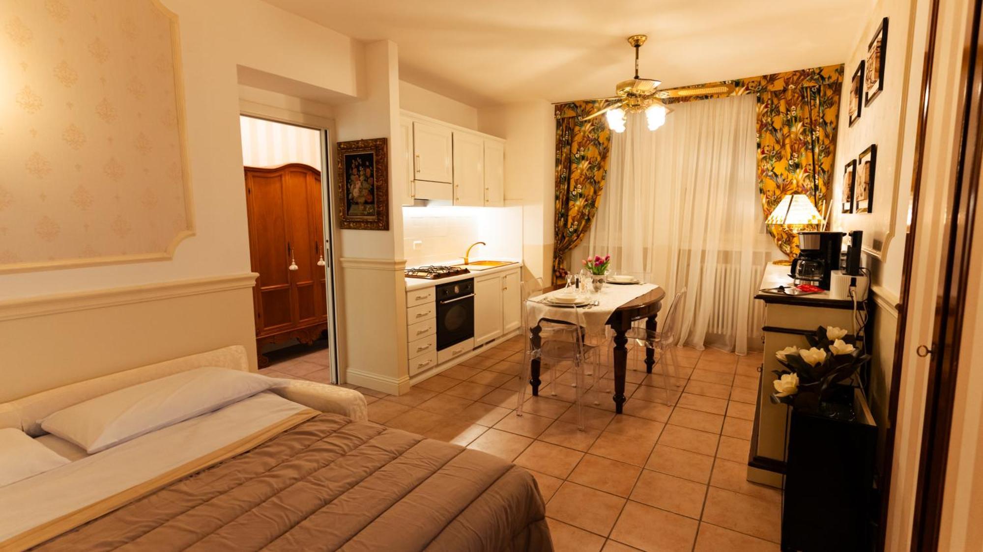 New Cozy Apartment - City Centre Lecco Esterno foto