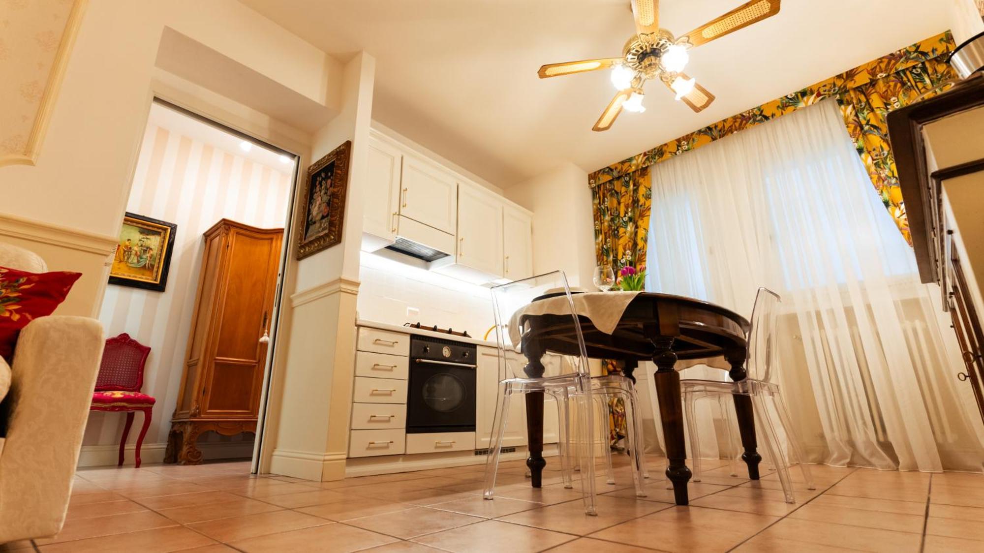 New Cozy Apartment - City Centre Lecco Esterno foto