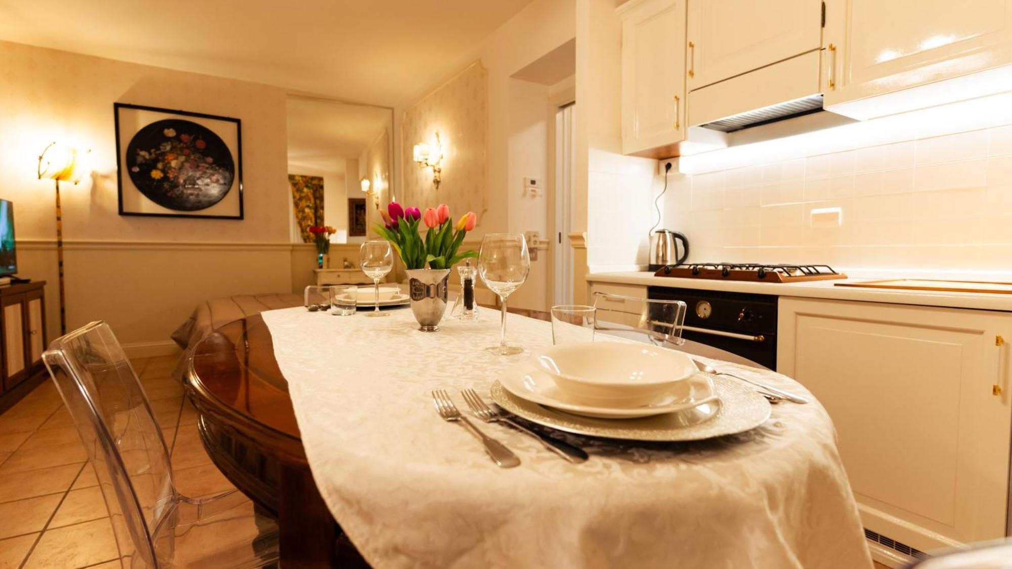 New Cozy Apartment - City Centre Lecco Esterno foto