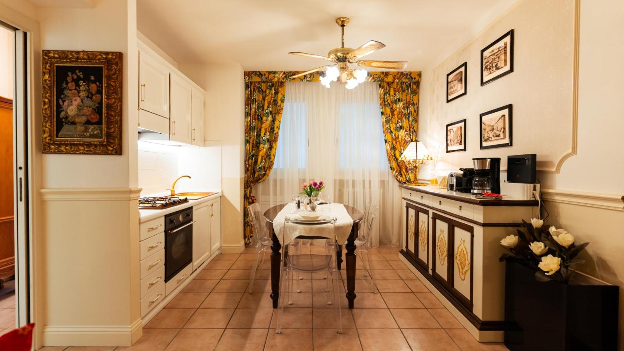 New Cozy Apartment - City Centre Lecco Esterno foto