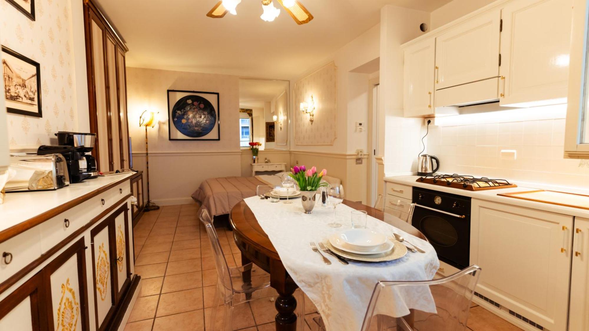 New Cozy Apartment - City Centre Lecco Esterno foto