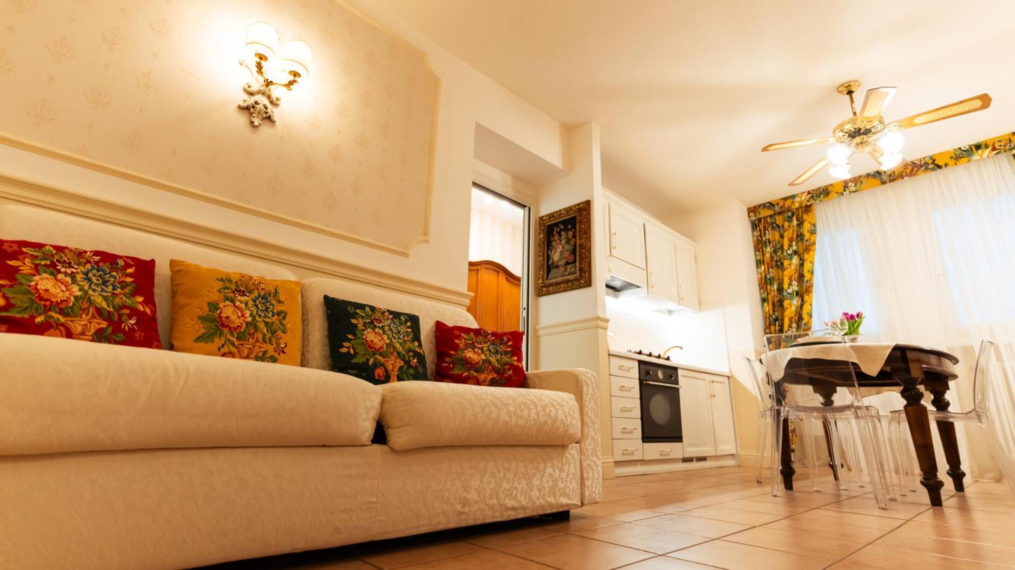 New Cozy Apartment - City Centre Lecco Esterno foto