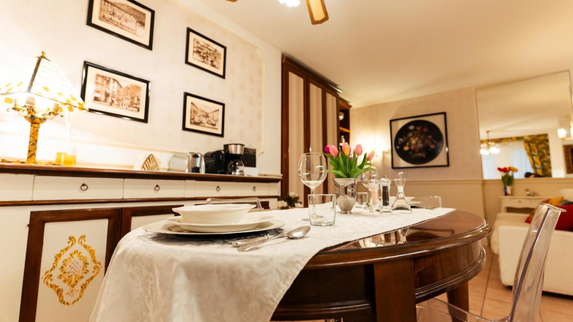 New Cozy Apartment - City Centre Lecco Esterno foto