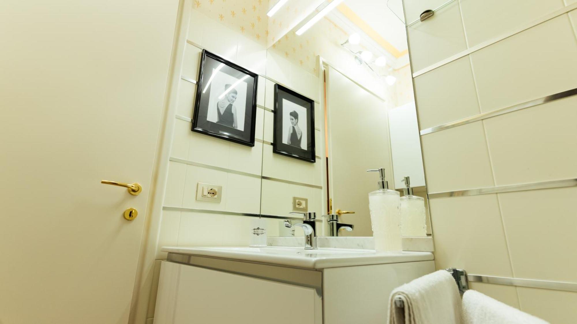 New Cozy Apartment - City Centre Lecco Esterno foto